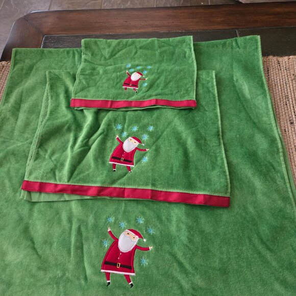 Christmas Themed Hand Towels - Picture 5 of 9